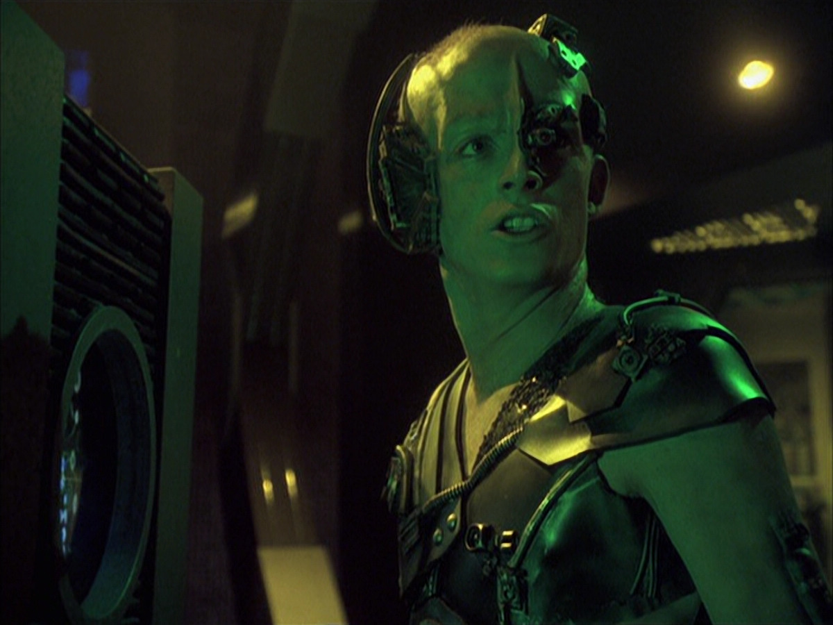 extant_StarTrek_VOY_6x16-Collective_03172.jpg