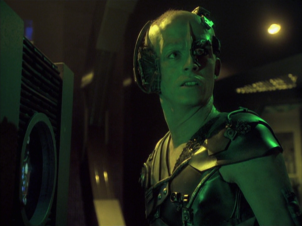 extant_StarTrek_VOY_6x16-Collective_03173.jpg