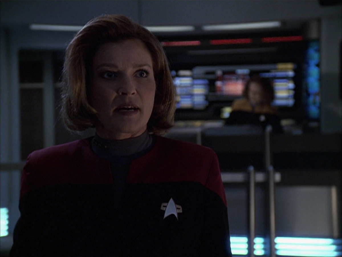 extant_StarTrek_VOY_6x16-Collective_03210.jpg