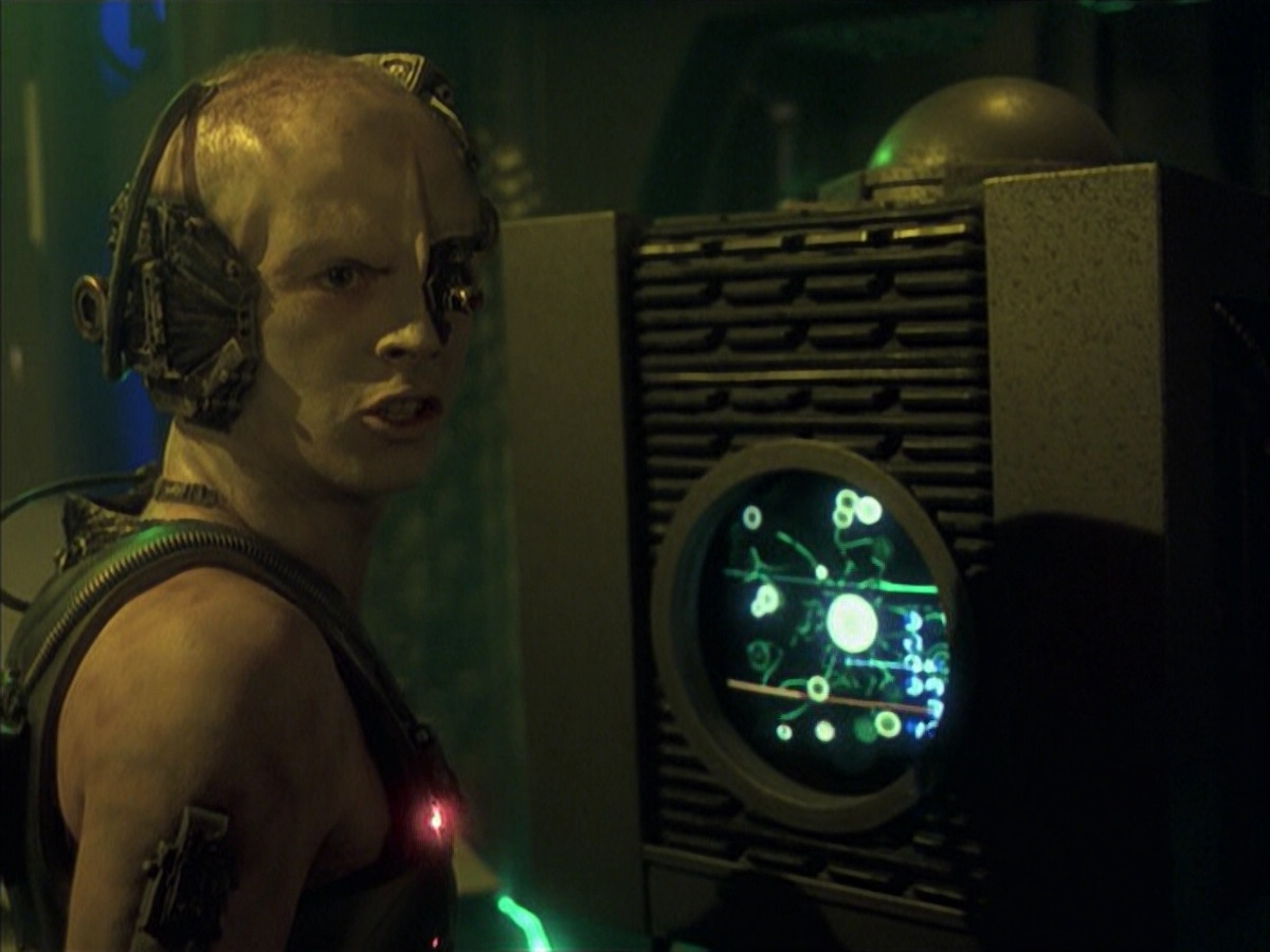extant_StarTrek_VOY_6x16-Collective_03222.jpg