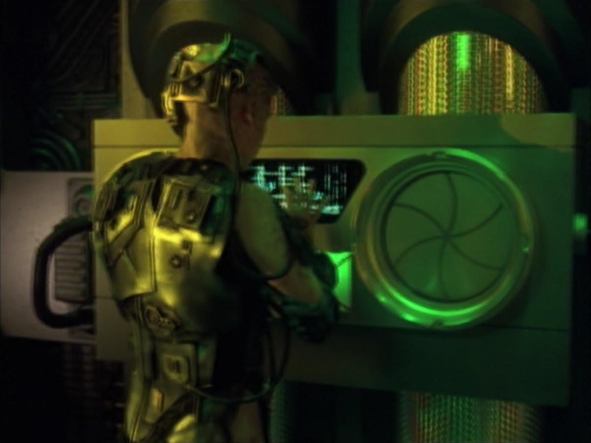 extant_StarTrek_VOY_6x16-Collective_03225.jpg