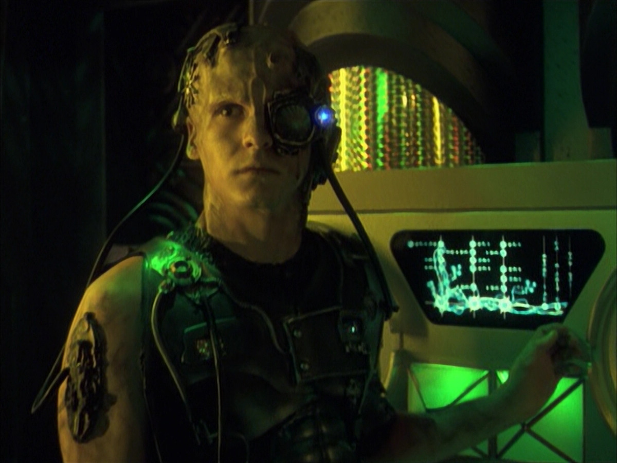 extant_StarTrek_VOY_6x16-Collective_03230.jpg