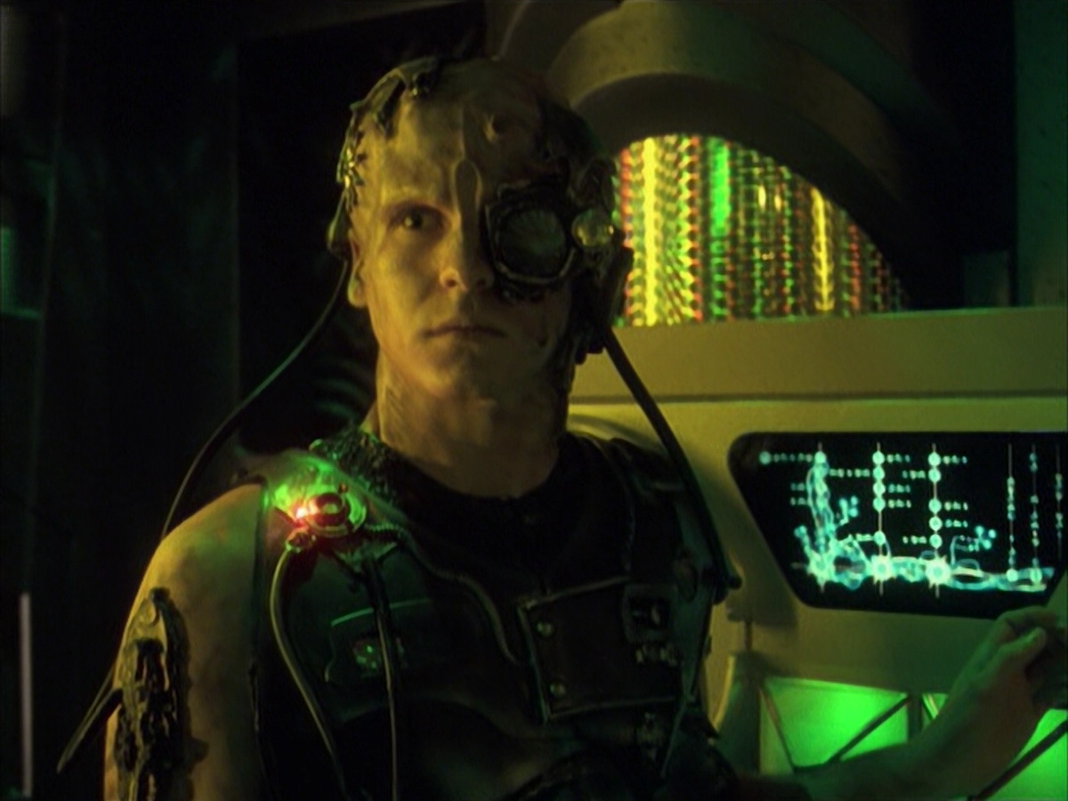 extant_StarTrek_VOY_6x16-Collective_03231.jpg
