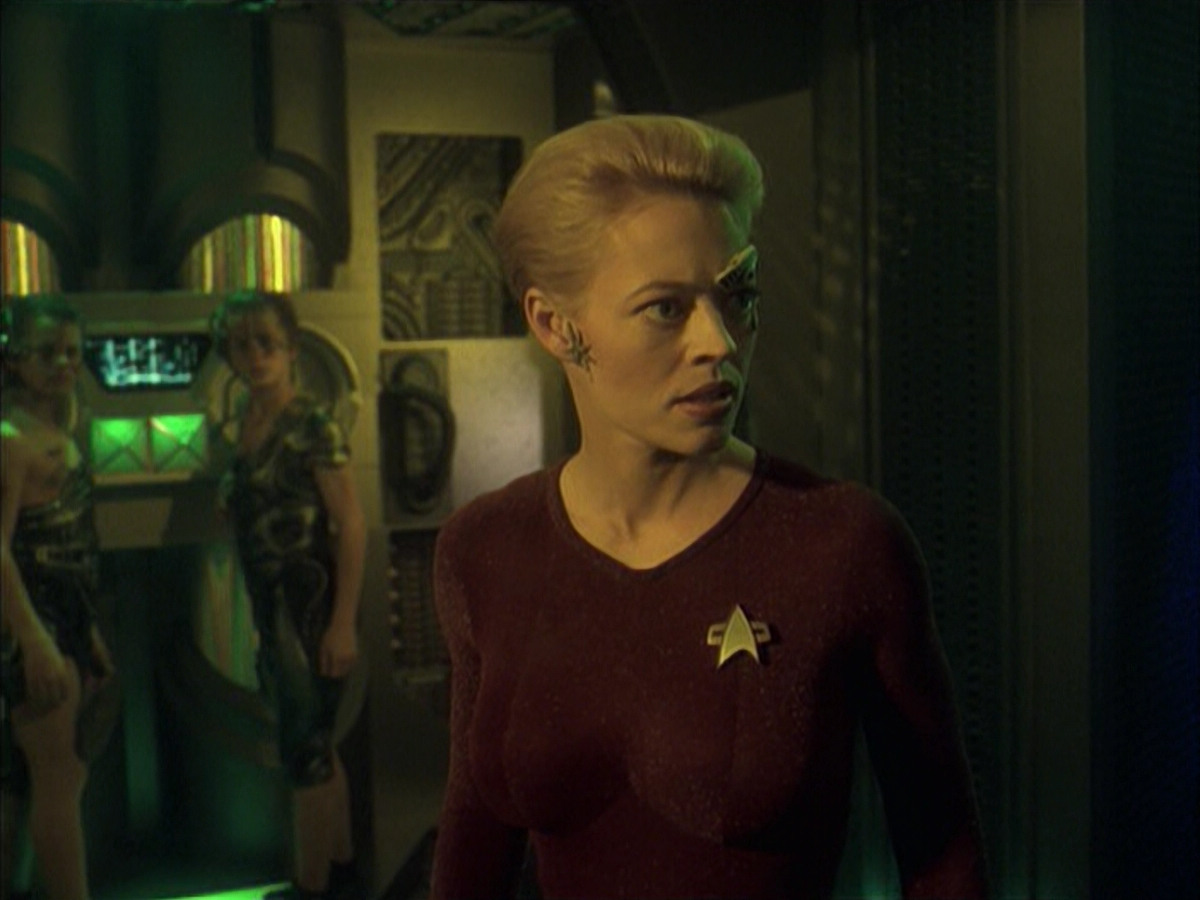 extant_StarTrek_VOY_6x16-Collective_03245.jpg