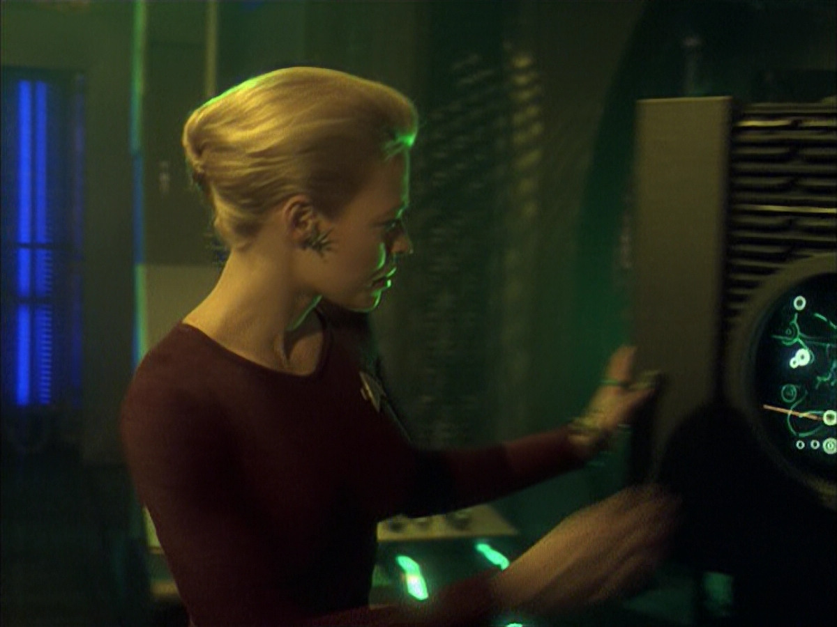 extant_StarTrek_VOY_6x16-Collective_03248.jpg