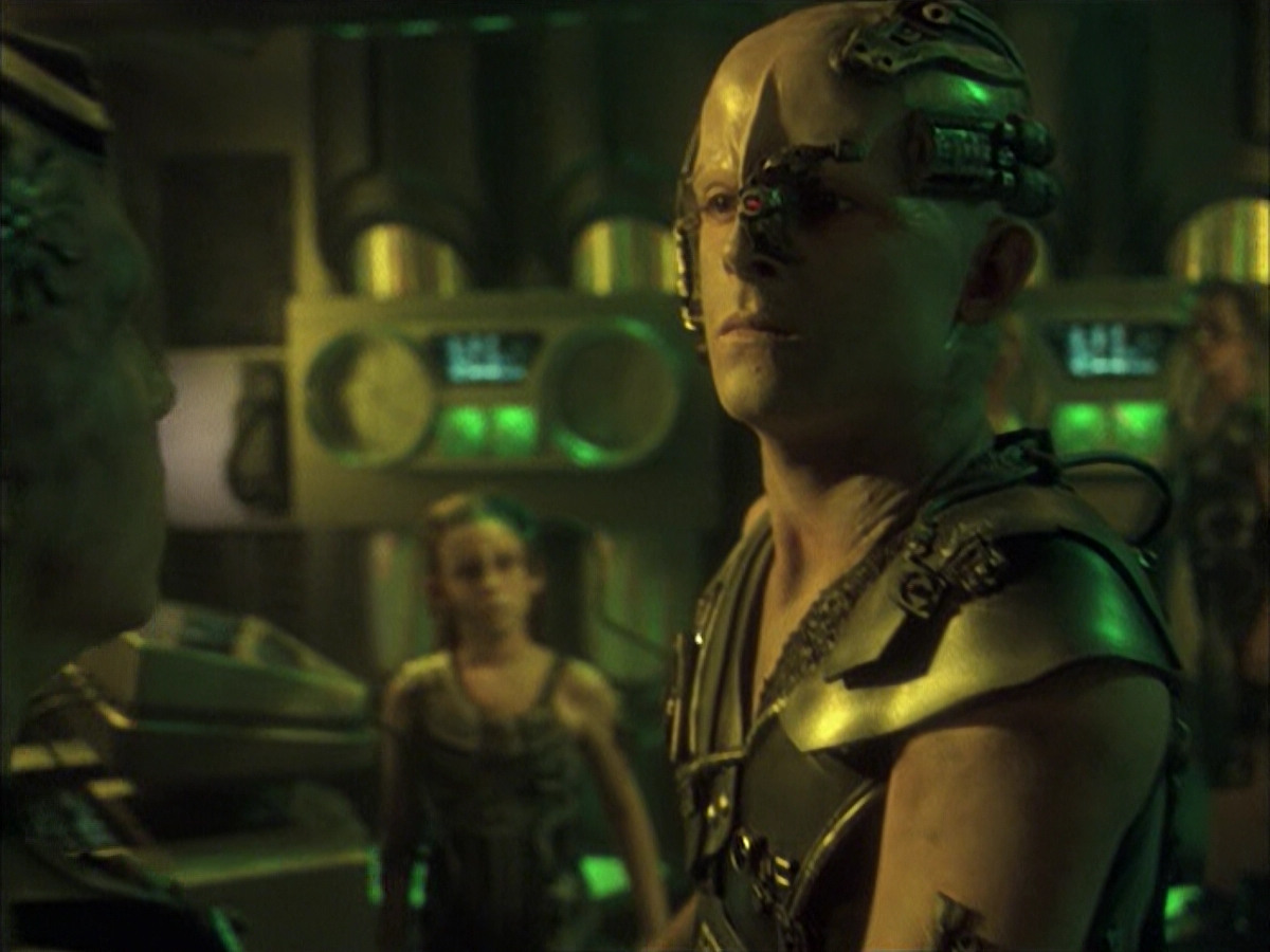 extant_StarTrek_VOY_6x16-Collective_03271.jpg