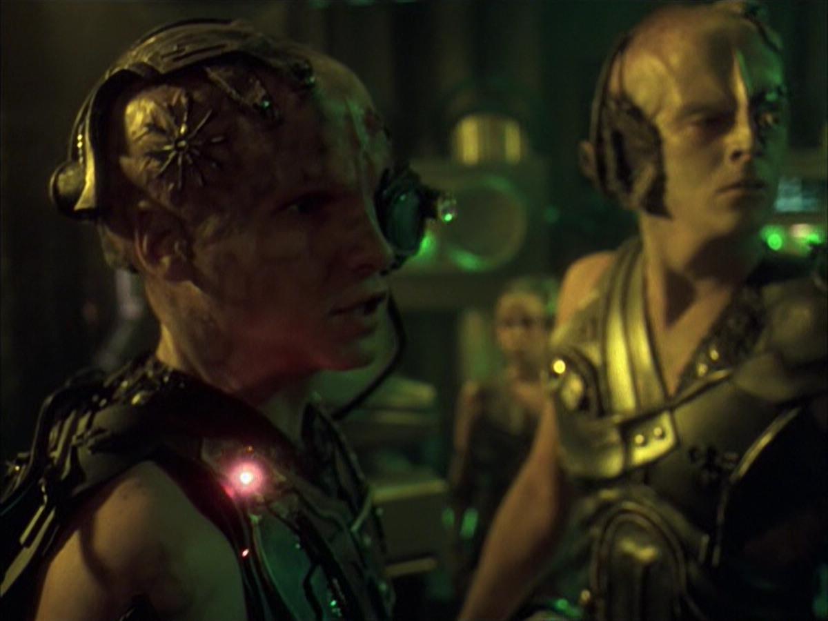 extant_StarTrek_VOY_6x16-Collective_03303.jpg
