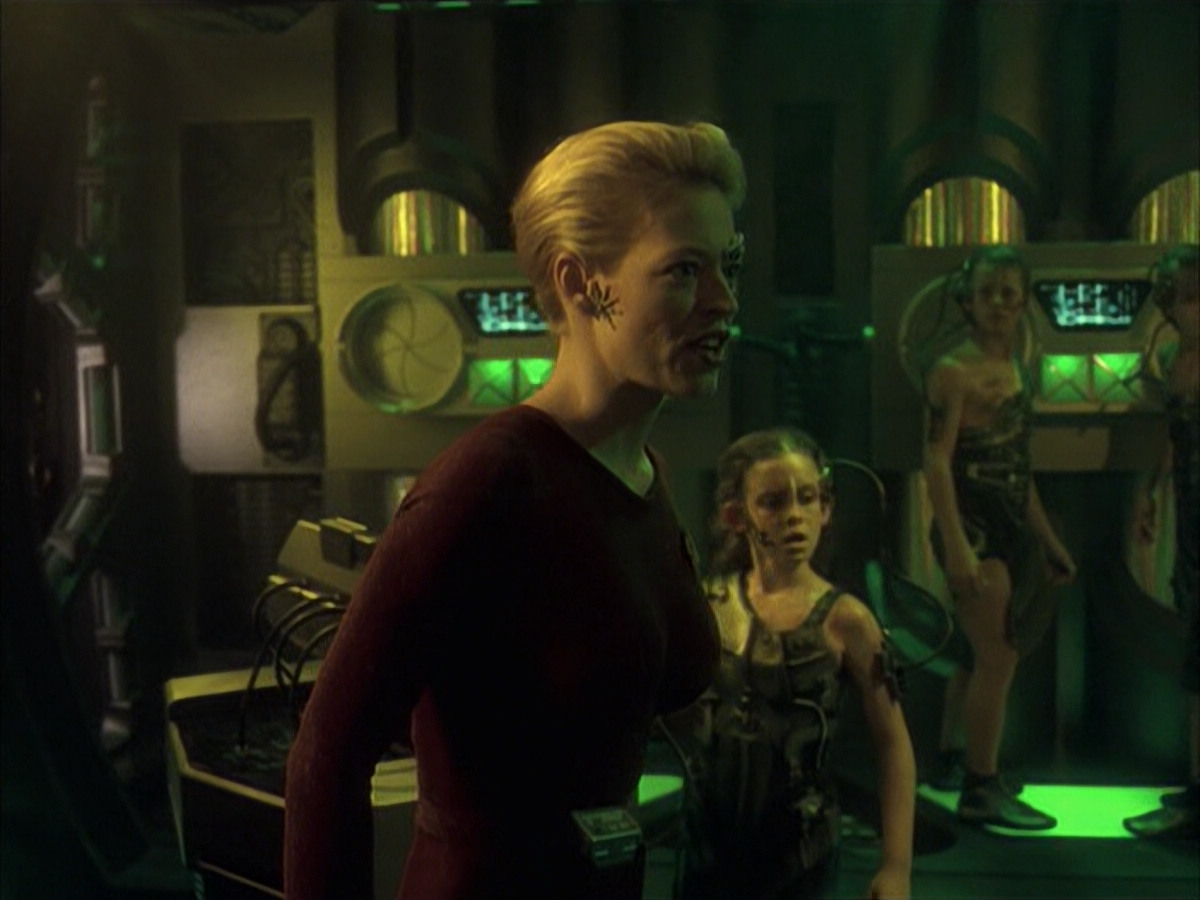 extant_StarTrek_VOY_6x16-Collective_03312.jpg