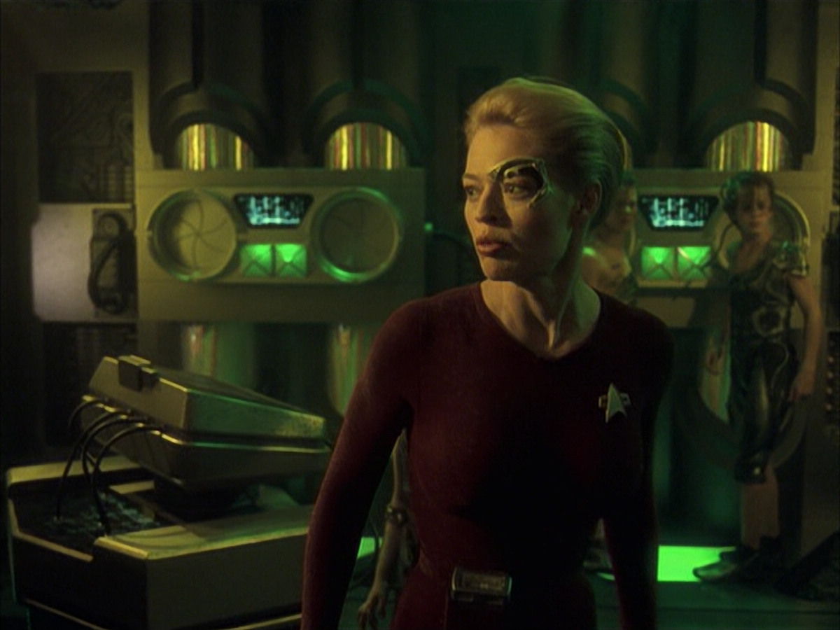 extant_StarTrek_VOY_6x16-Collective_03314.jpg