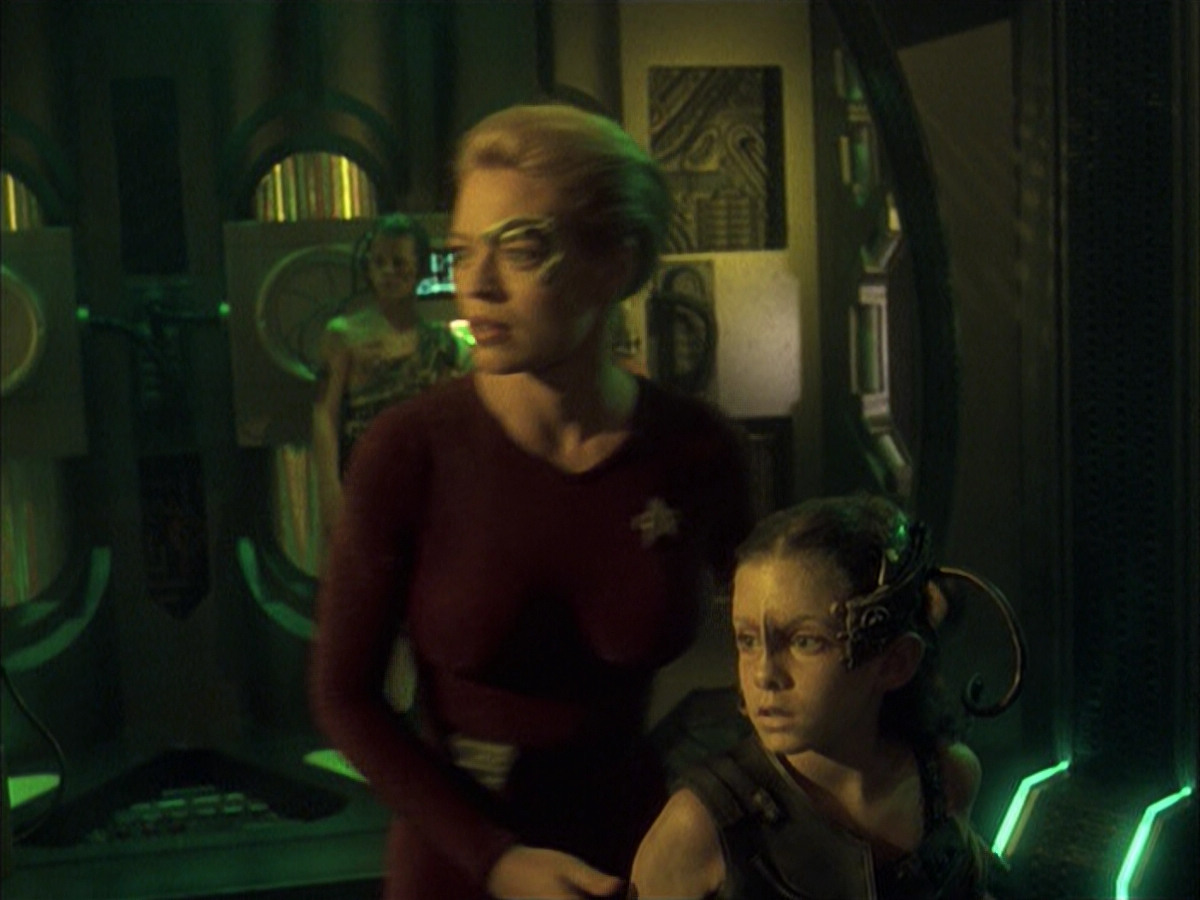 extant_StarTrek_VOY_6x16-Collective_03329.jpg