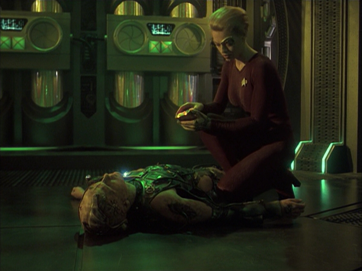 extant_StarTrek_VOY_6x16-Collective_03334.jpg