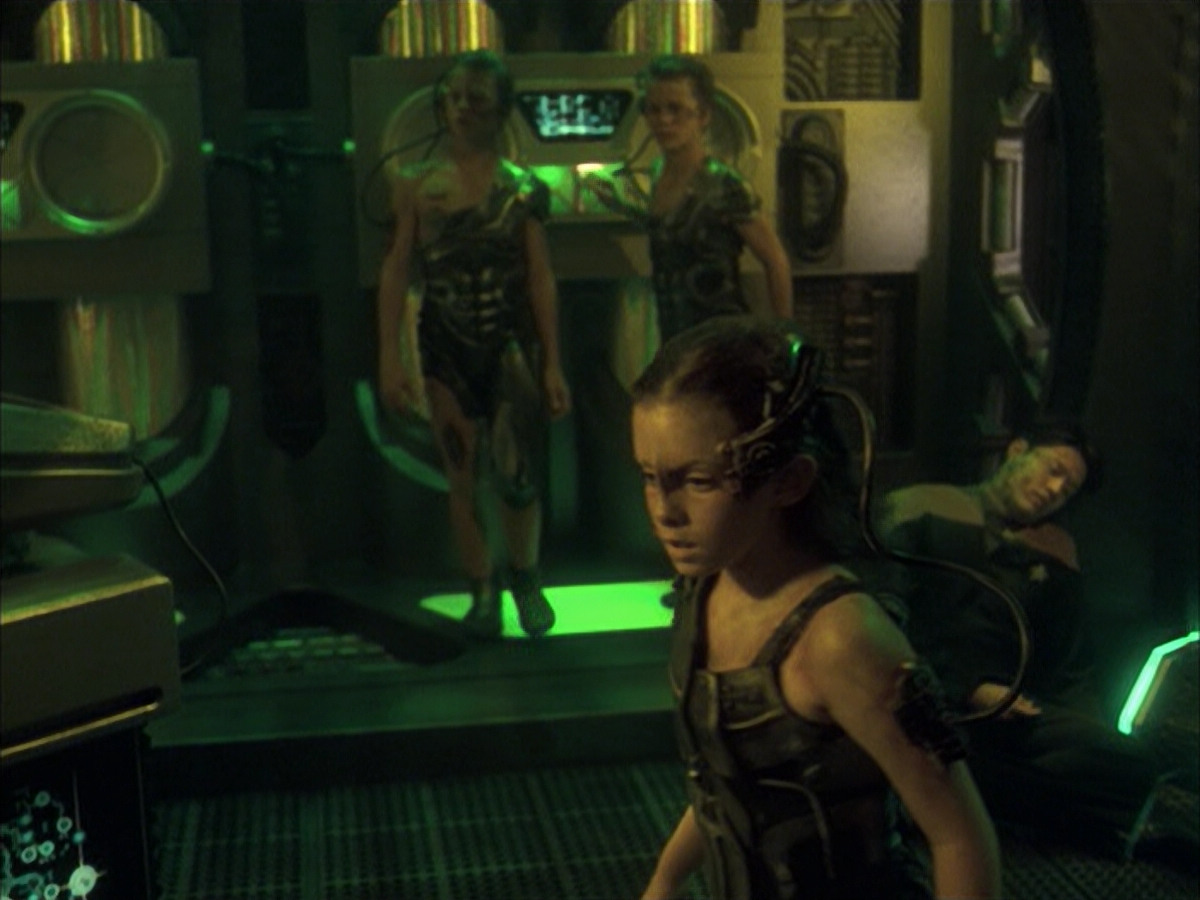 extant_StarTrek_VOY_6x16-Collective_03335.jpg
