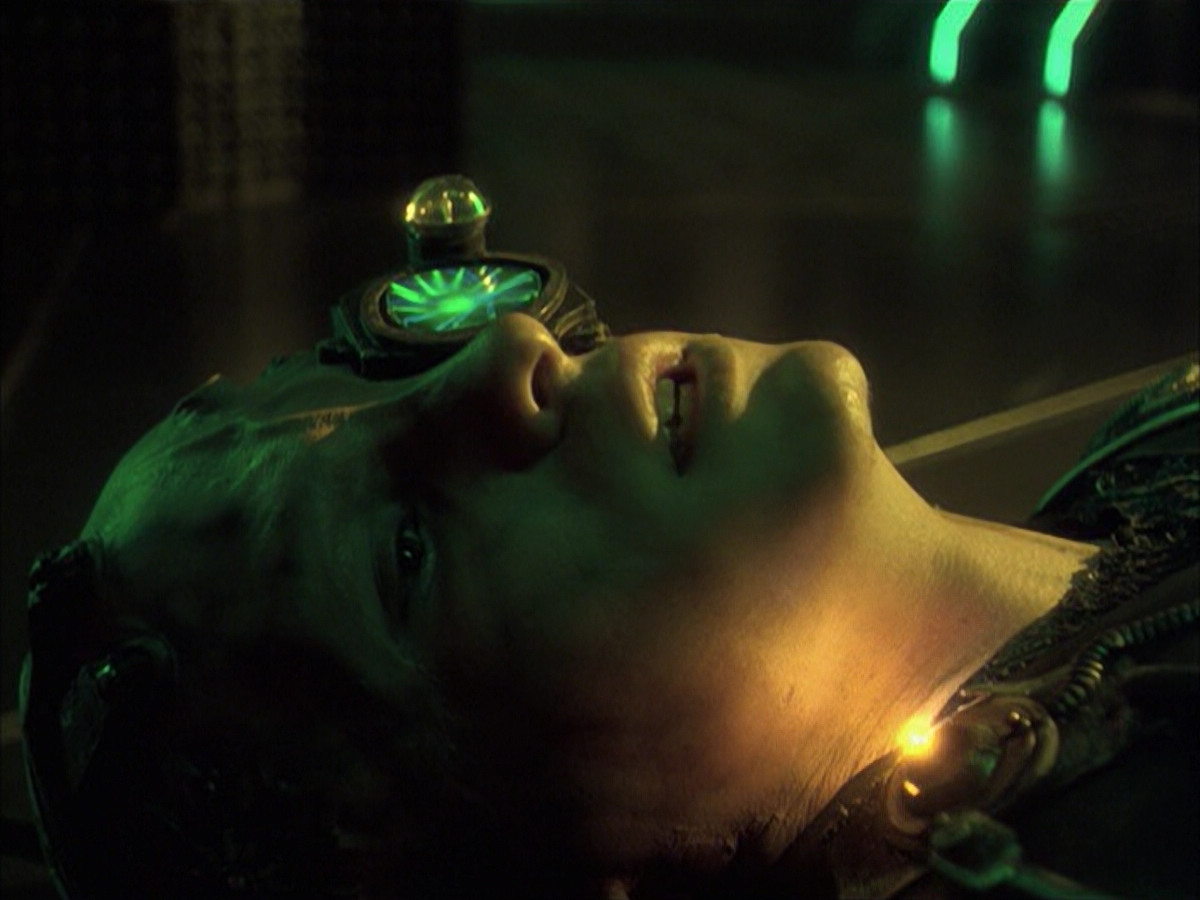 extant_StarTrek_VOY_6x16-Collective_03346.jpg