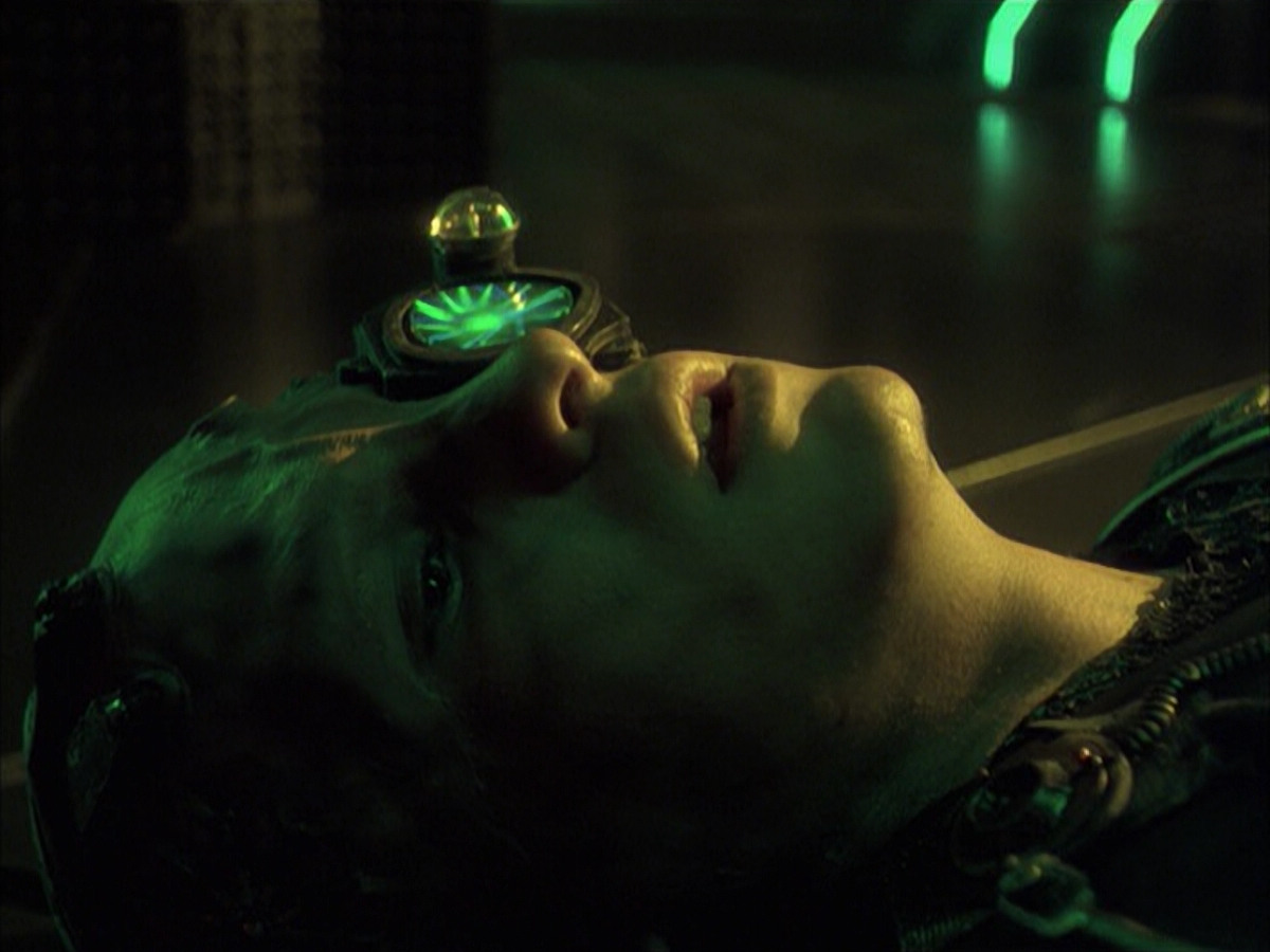 extant_StarTrek_VOY_6x16-Collective_03347.jpg