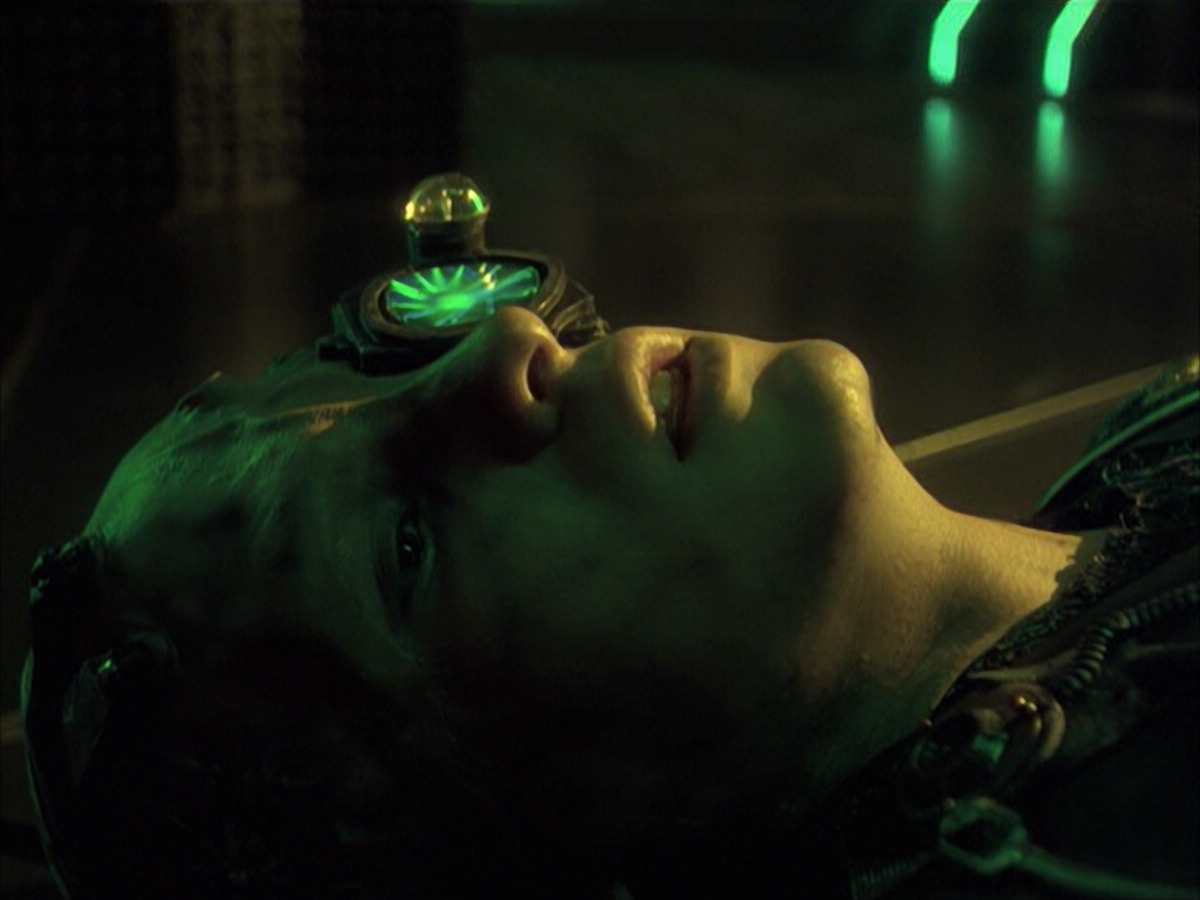 extant_StarTrek_VOY_6x16-Collective_03348.jpg