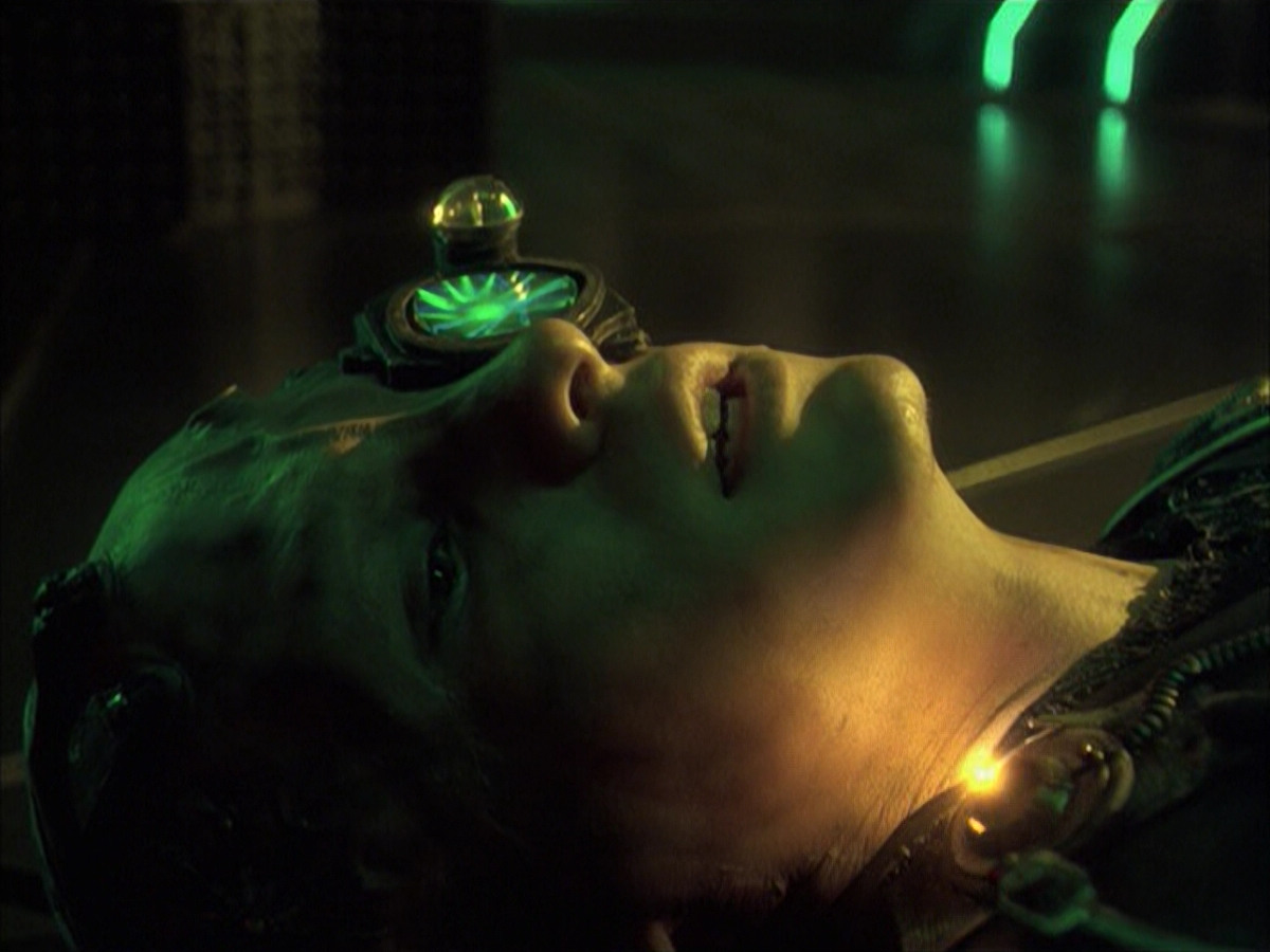 extant_StarTrek_VOY_6x16-Collective_03351.jpg