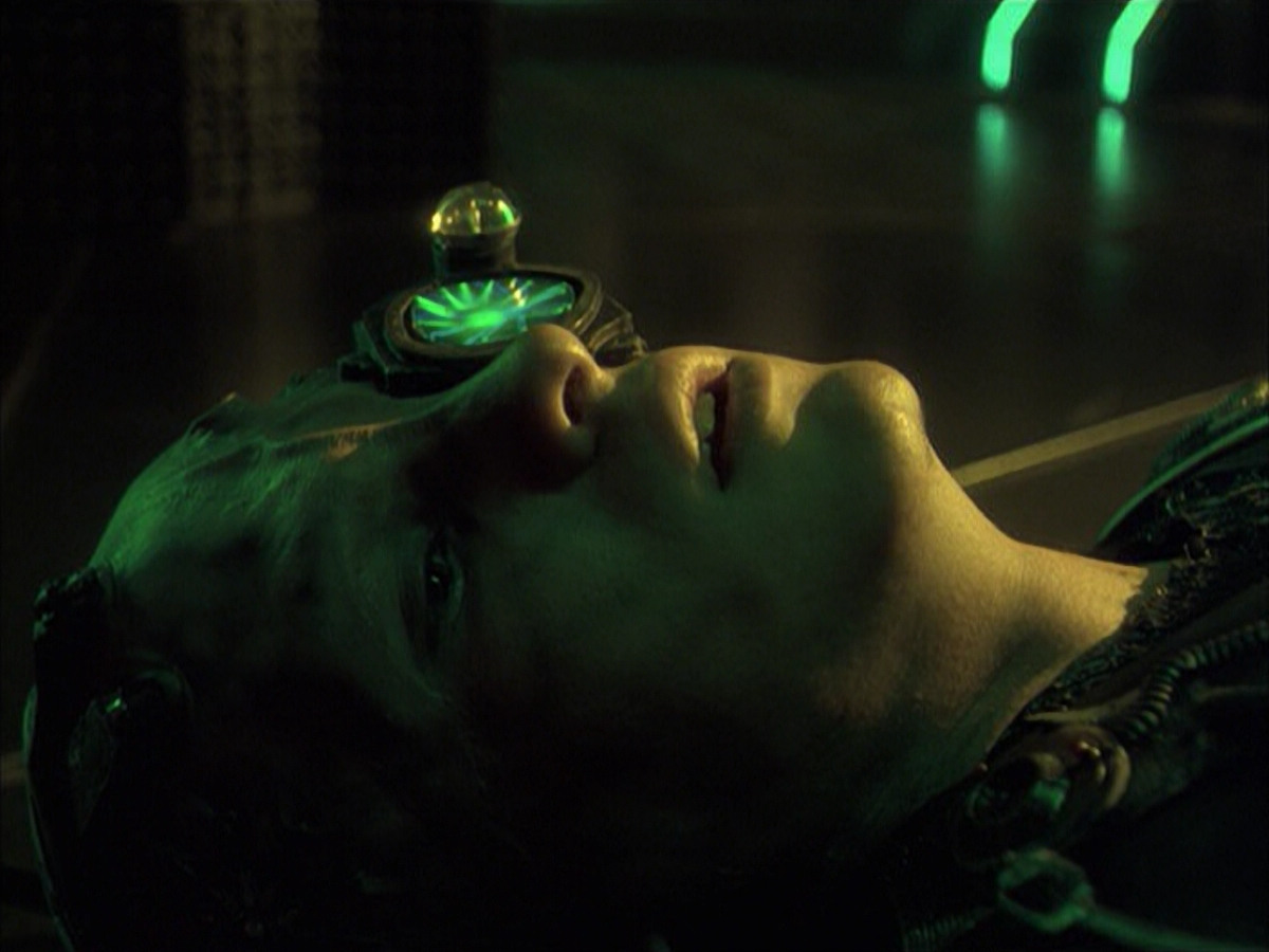 extant_StarTrek_VOY_6x16-Collective_03353.jpg