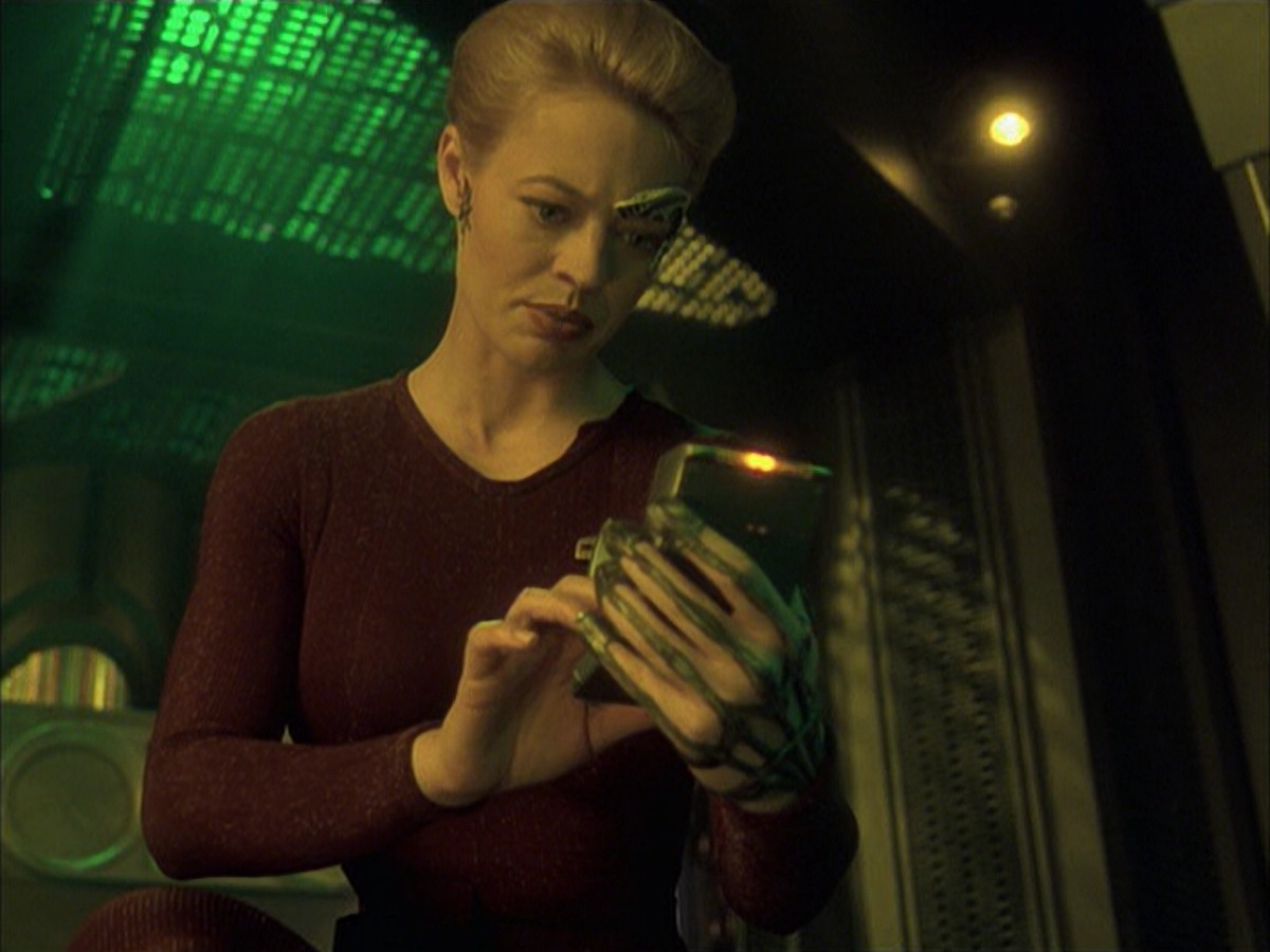 extant_StarTrek_VOY_6x16-Collective_03357.jpg