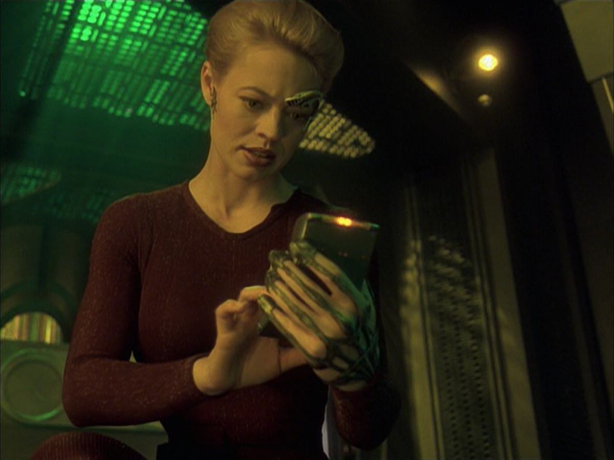 extant_StarTrek_VOY_6x16-Collective_03358.jpg