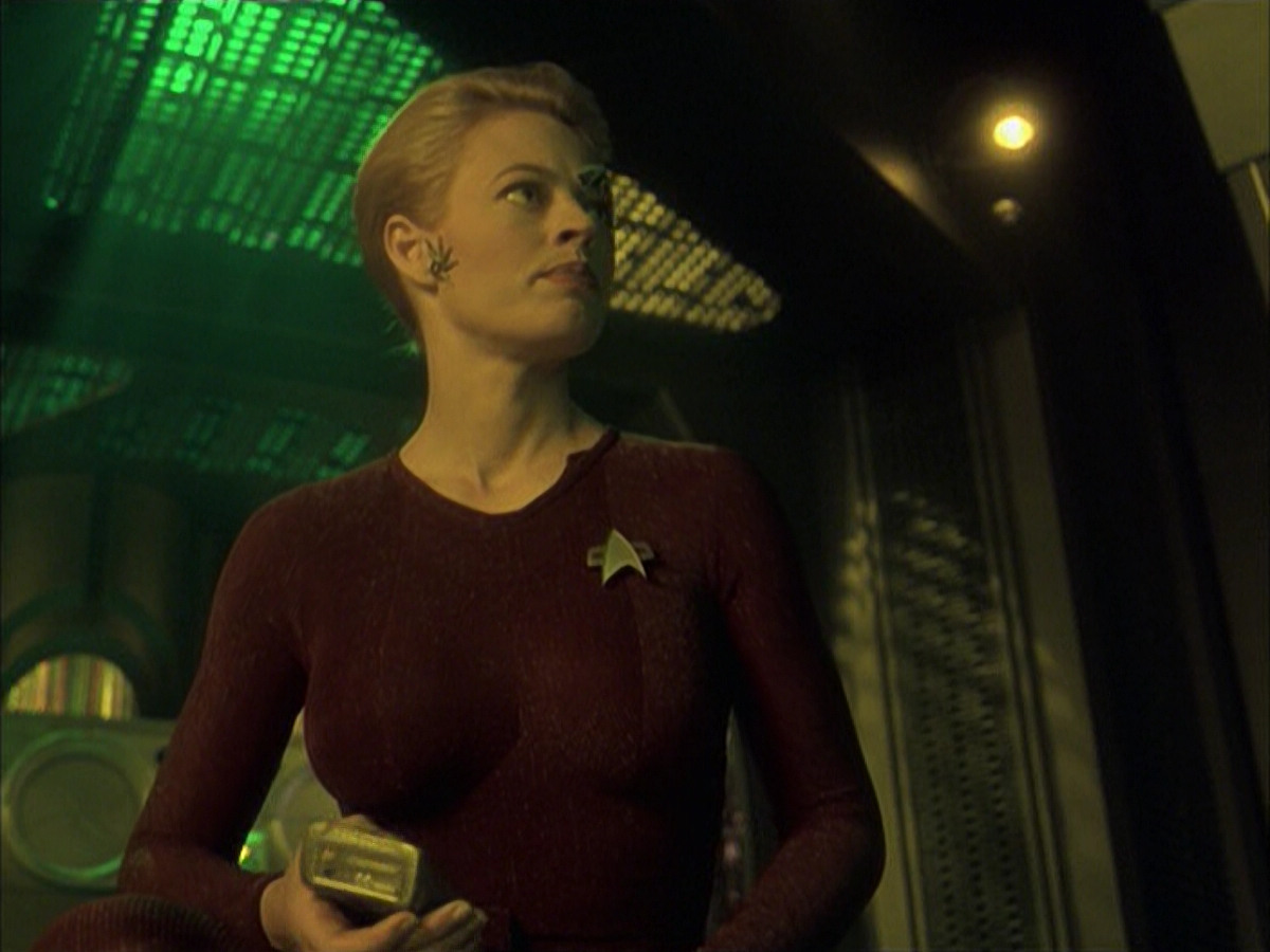 extant_StarTrek_VOY_6x16-Collective_03363.jpg