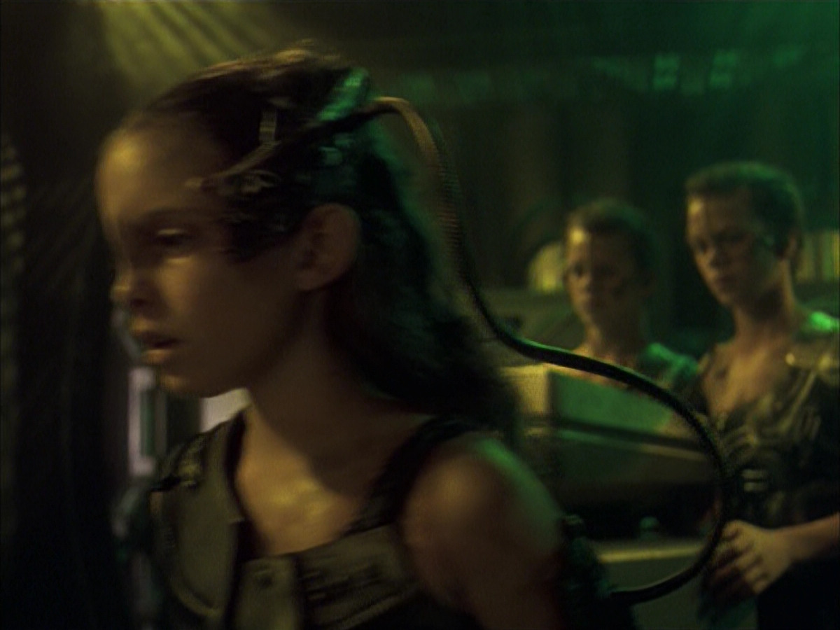 extant_StarTrek_VOY_6x16-Collective_03365.jpg