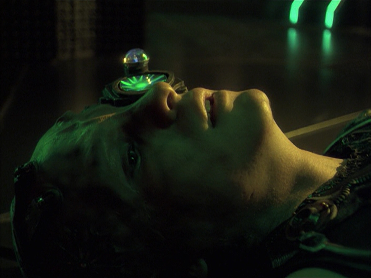 extant_StarTrek_VOY_6x16-Collective_03393.jpg
