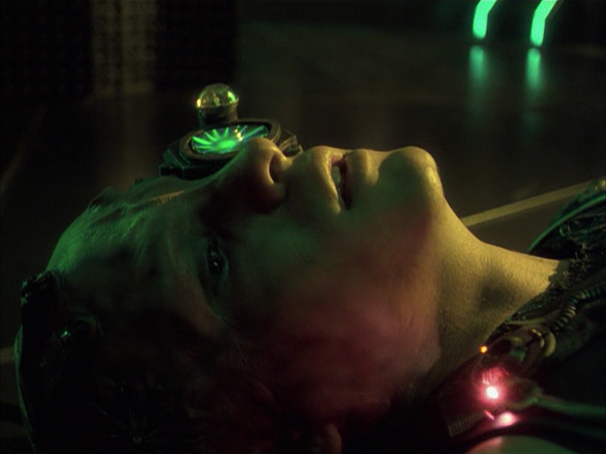 extant_StarTrek_VOY_6x16-Collective_03394.jpg
