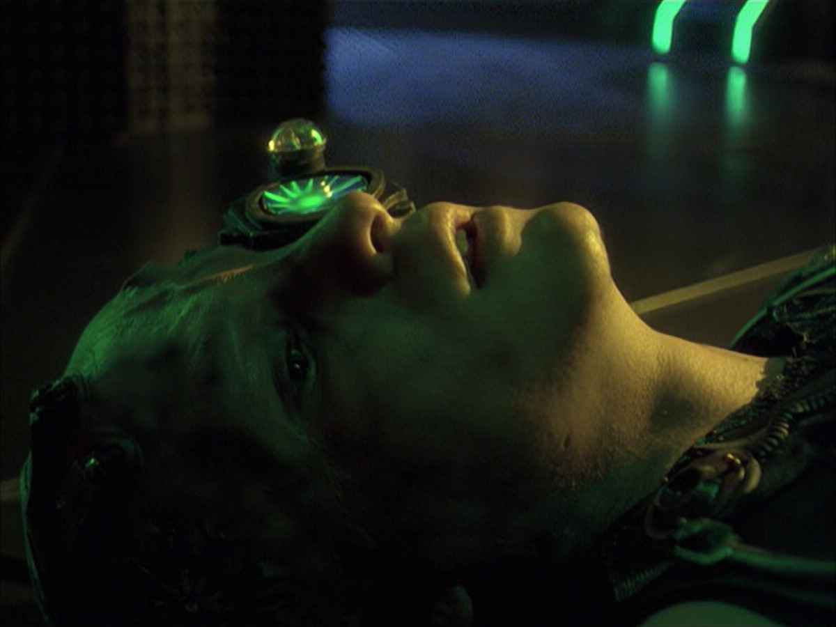 extant_StarTrek_VOY_6x16-Collective_03395.jpg