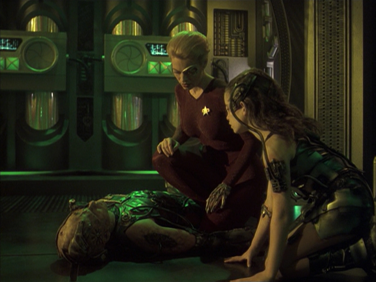extant_StarTrek_VOY_6x16-Collective_03402.jpg