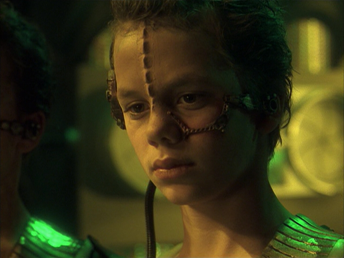 extant_StarTrek_VOY_6x16-Collective_03403.jpg