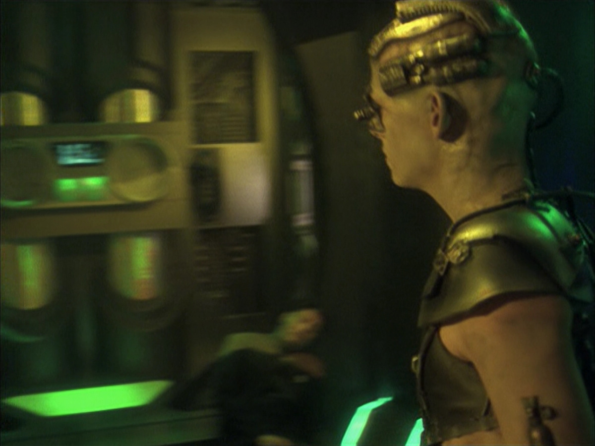 extant_StarTrek_VOY_6x16-Collective_03424.jpg
