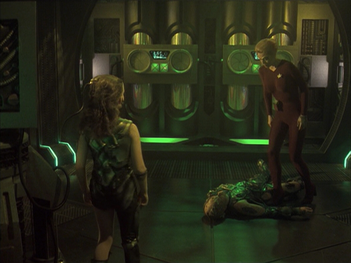 extant_StarTrek_VOY_6x16-Collective_03431.jpg