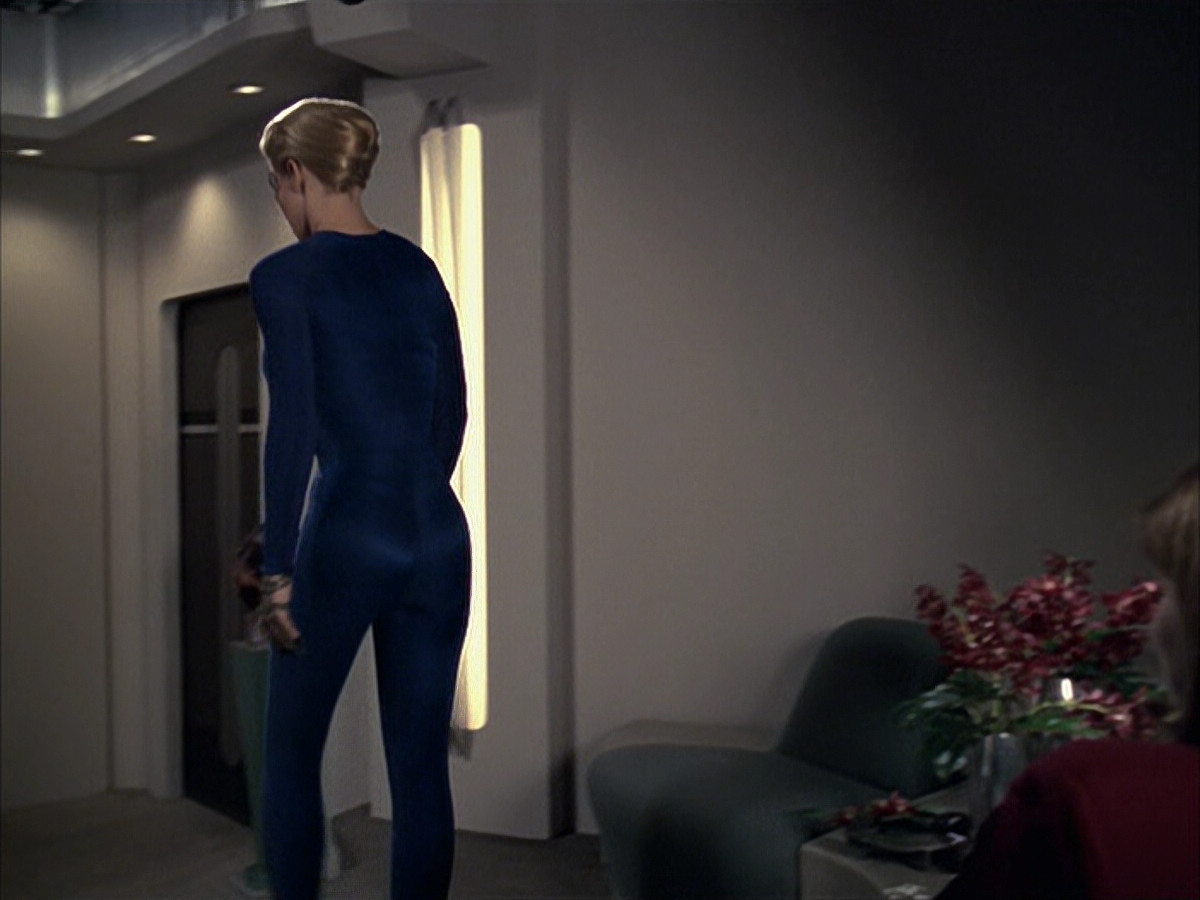 extant_StarTrek_VOY_6x16-Collective_03513.jpg