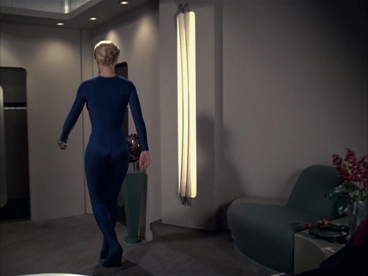 extant_StarTrek_VOY_6x16-Collective_03514.jpg