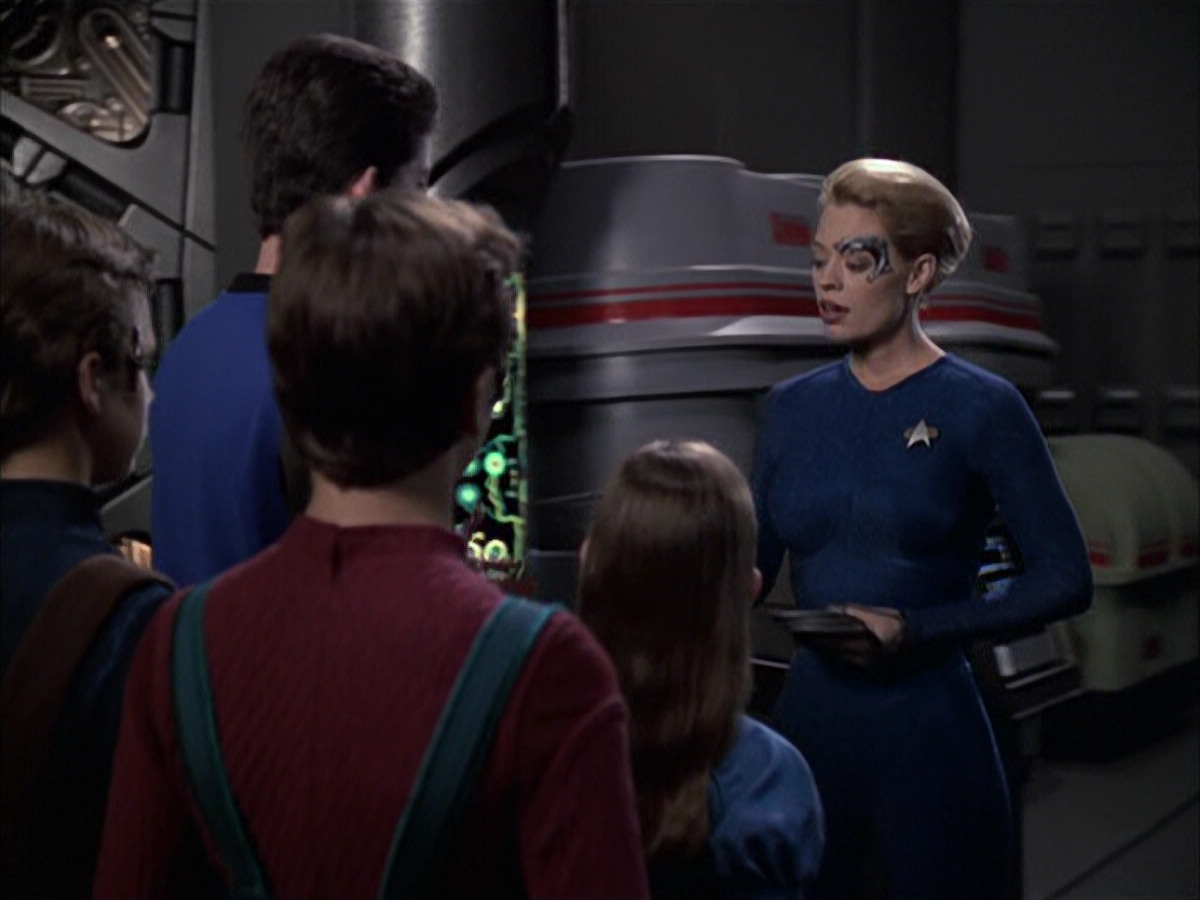 extant_StarTrek_VOY_6x16-Collective_03524.jpg