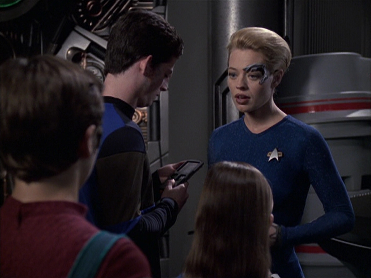 extant_StarTrek_VOY_6x16-Collective_03528.jpg