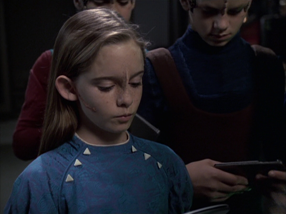 extant_StarTrek_VOY_6x16-Collective_03530.jpg