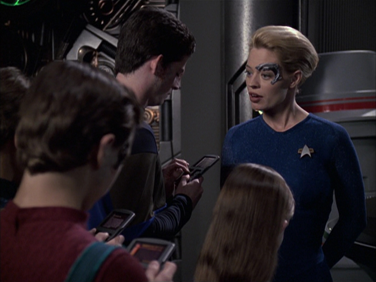extant_StarTrek_VOY_6x16-Collective_03536.jpg
