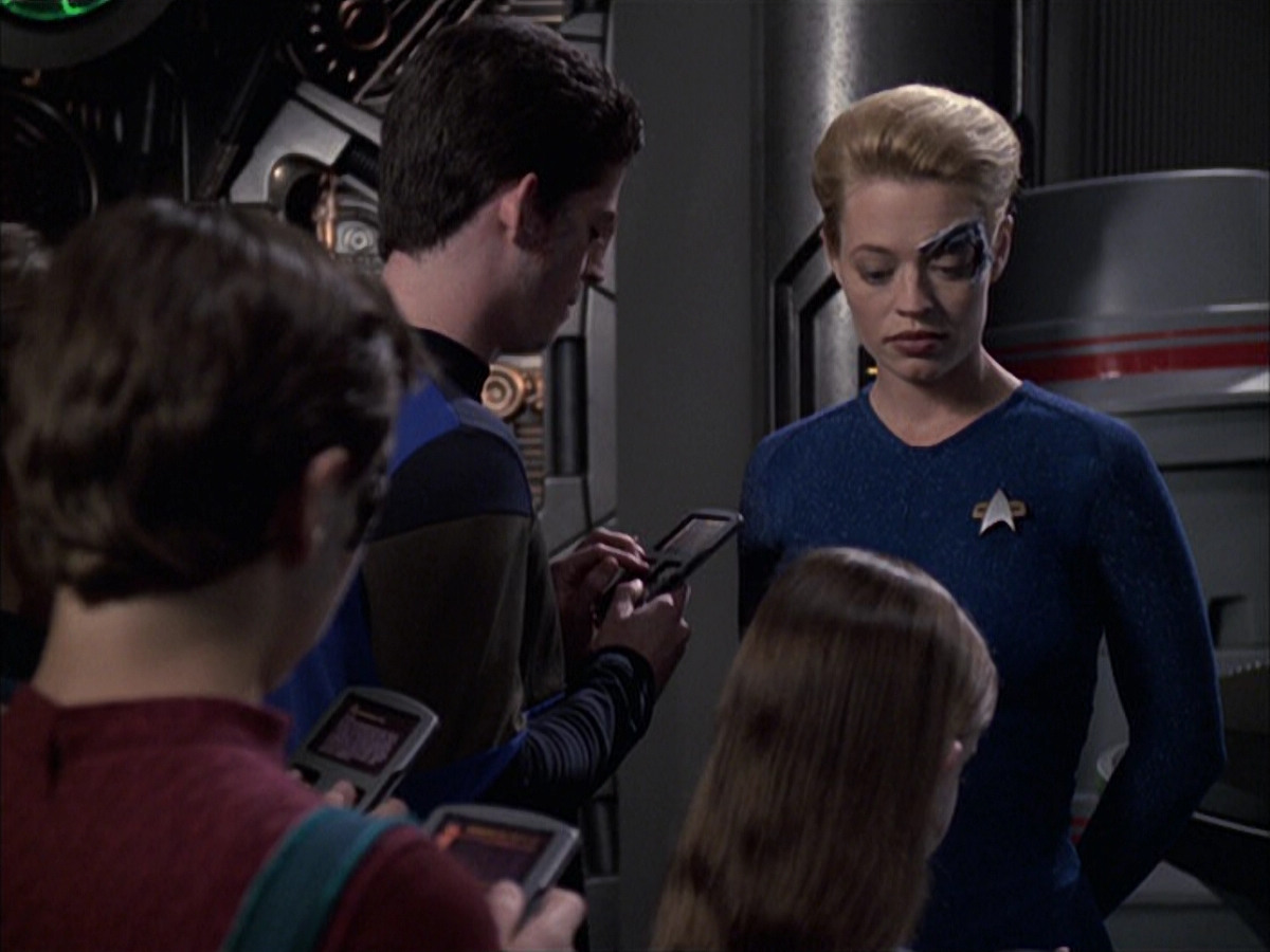 extant_StarTrek_VOY_6x16-Collective_03539.jpg