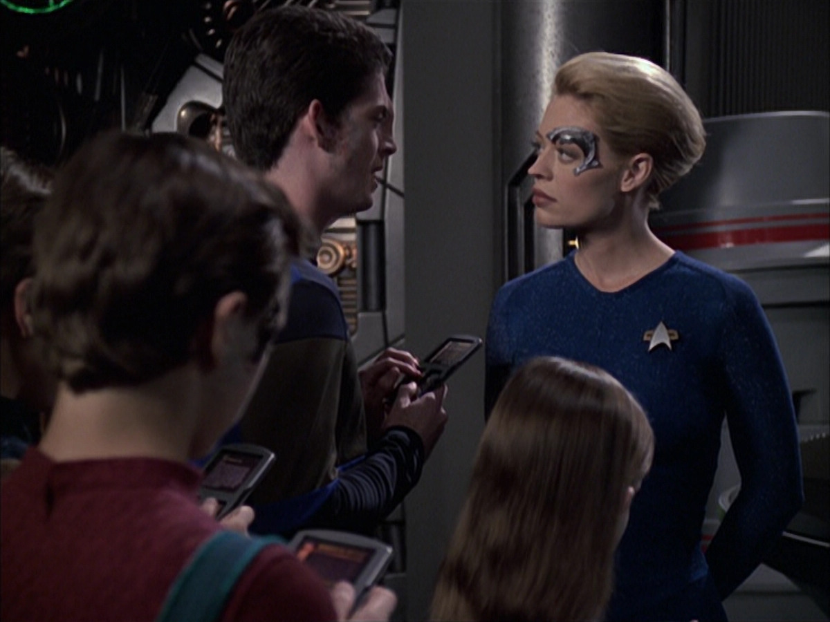 extant_StarTrek_VOY_6x16-Collective_03541.jpg