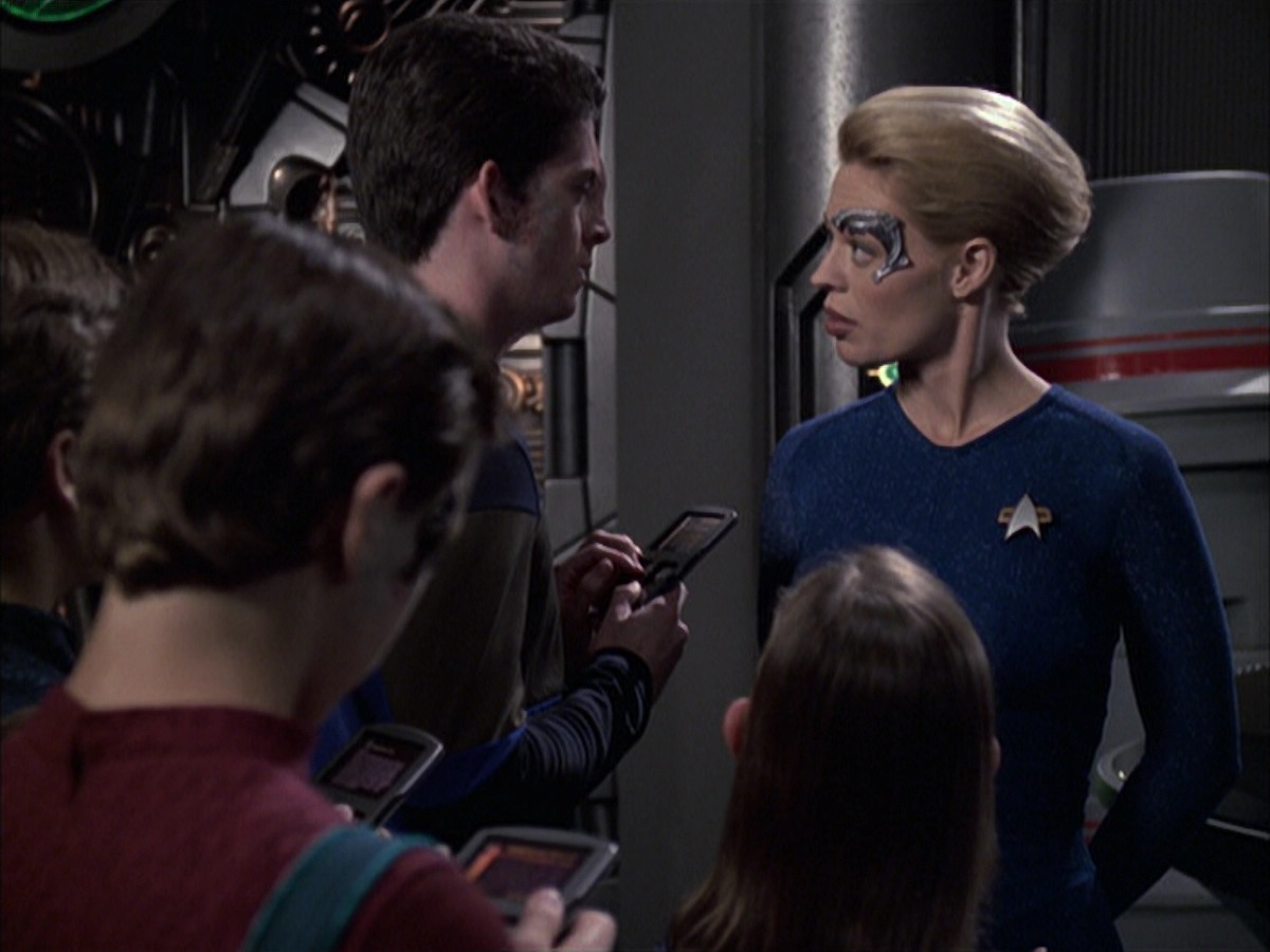 extant_StarTrek_VOY_6x16-Collective_03546.jpg