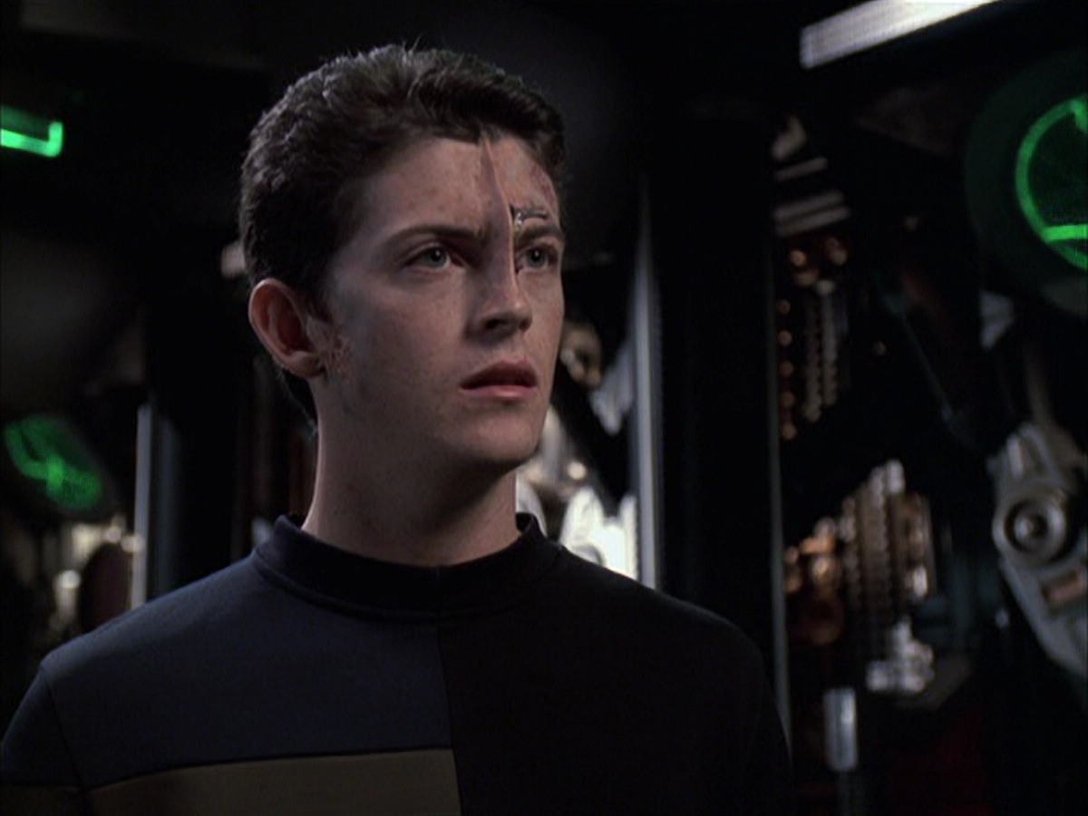 extant_StarTrek_VOY_6x16-Collective_03547.jpg
