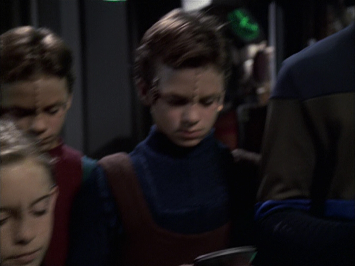 extant_StarTrek_VOY_6x16-Collective_03554.jpg