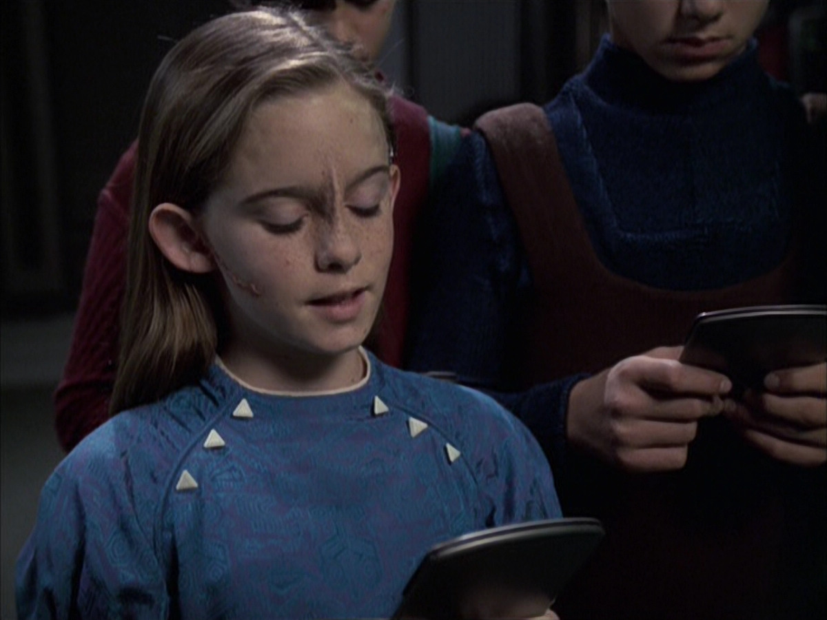extant_StarTrek_VOY_6x16-Collective_03556.jpg