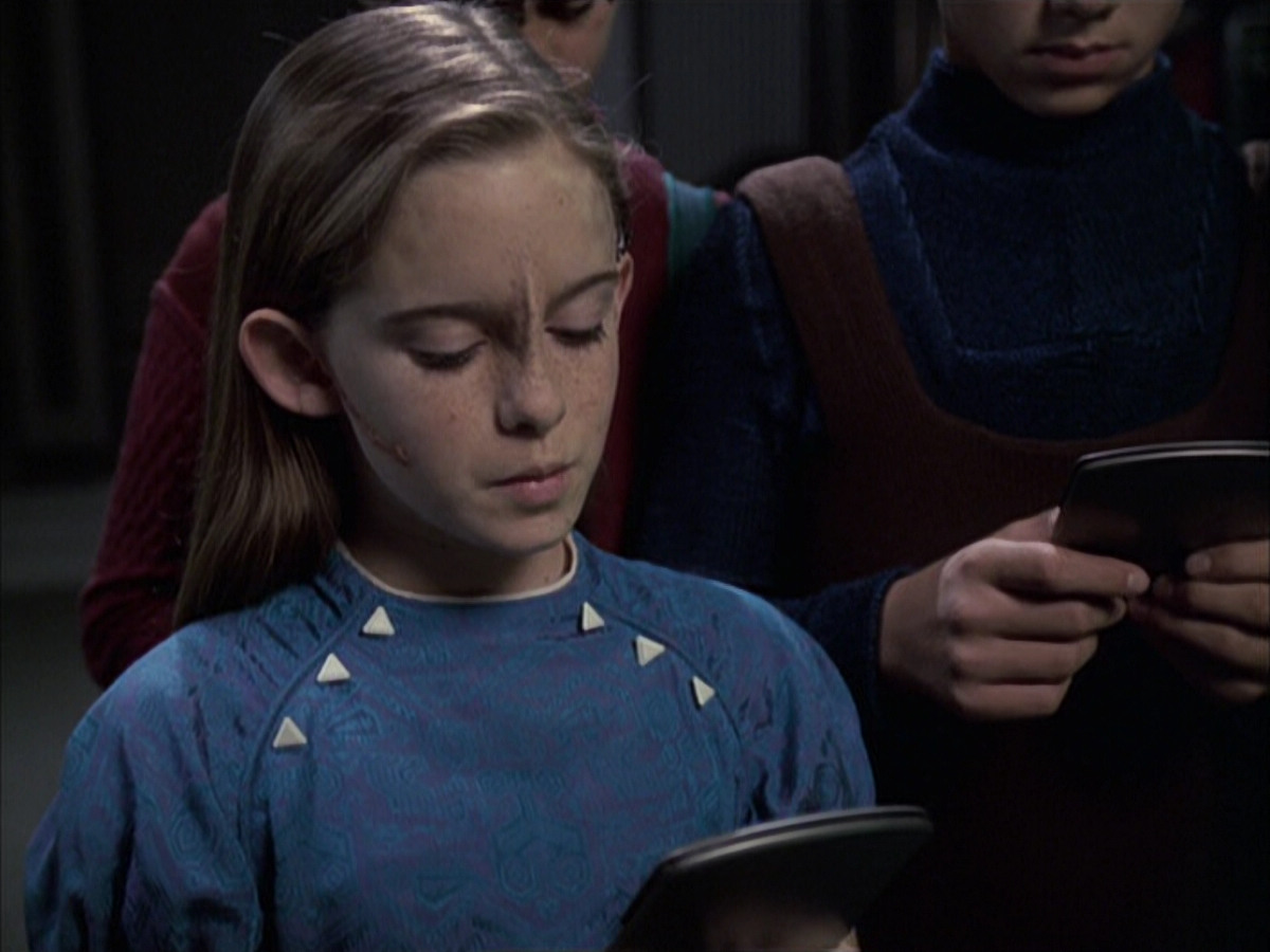 extant_StarTrek_VOY_6x16-Collective_03558.jpg