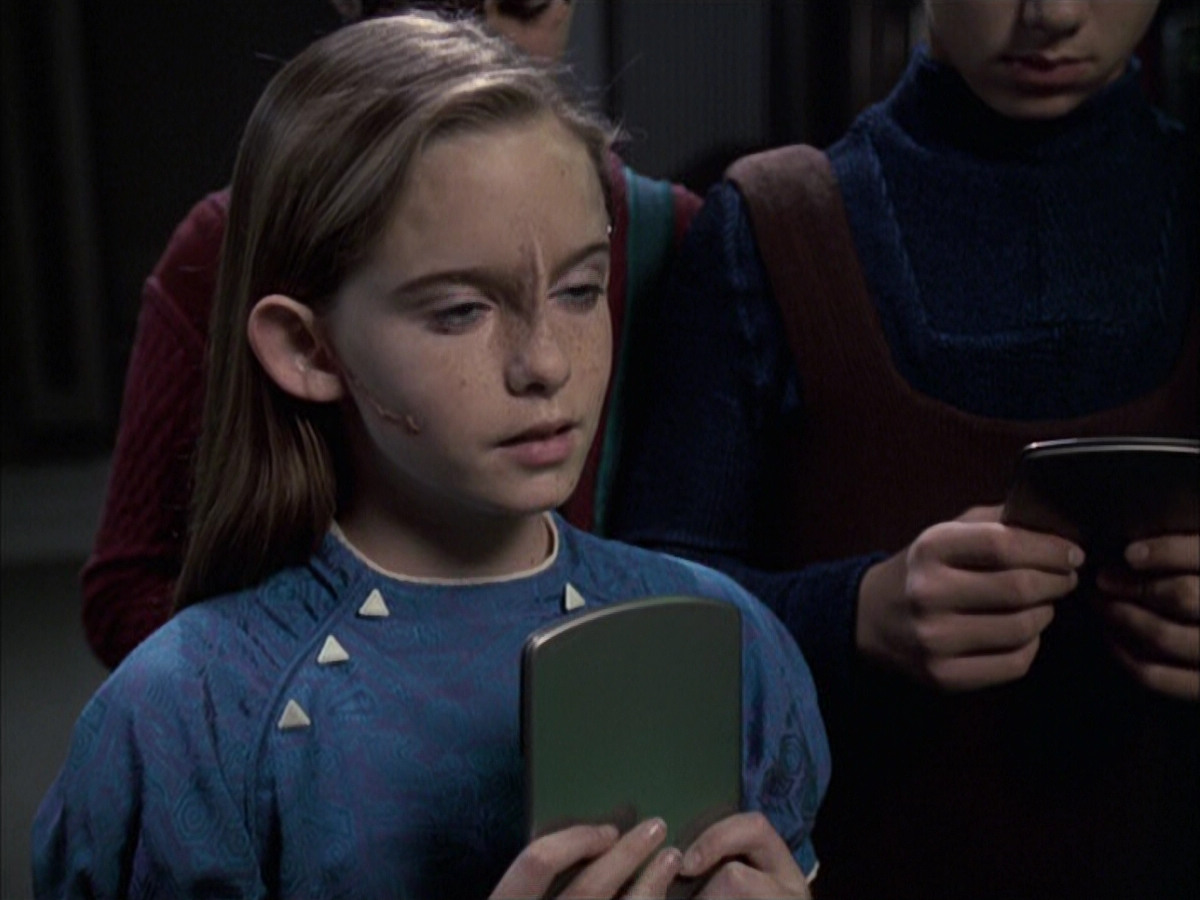extant_StarTrek_VOY_6x16-Collective_03562.jpg