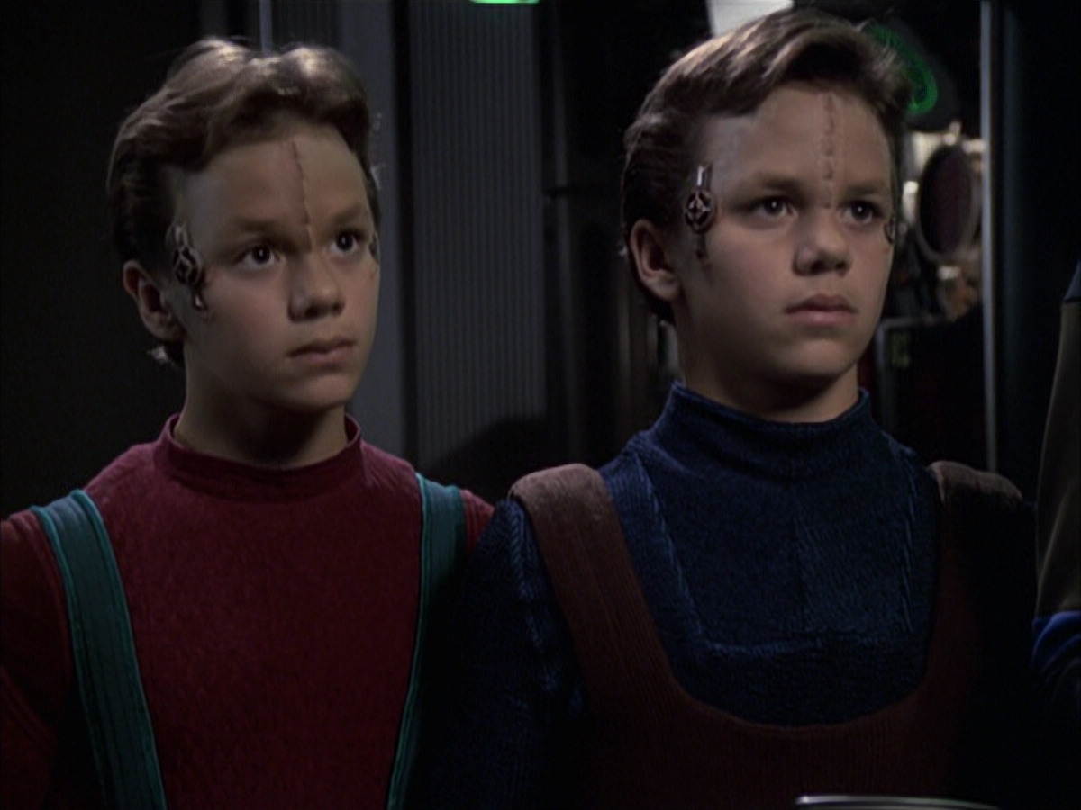 extant_StarTrek_VOY_6x16-Collective_03579.jpg