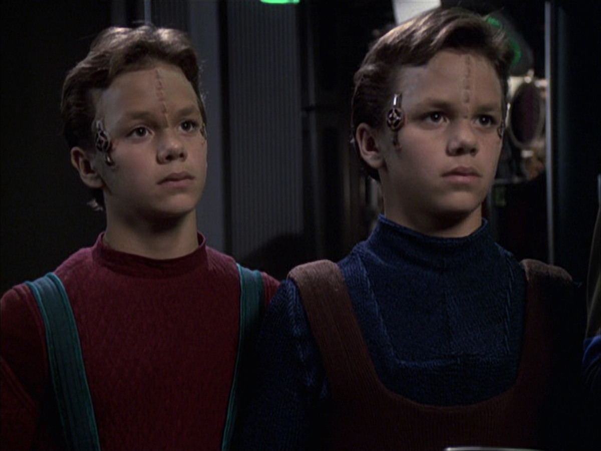 extant_StarTrek_VOY_6x16-Collective_03580.jpg
