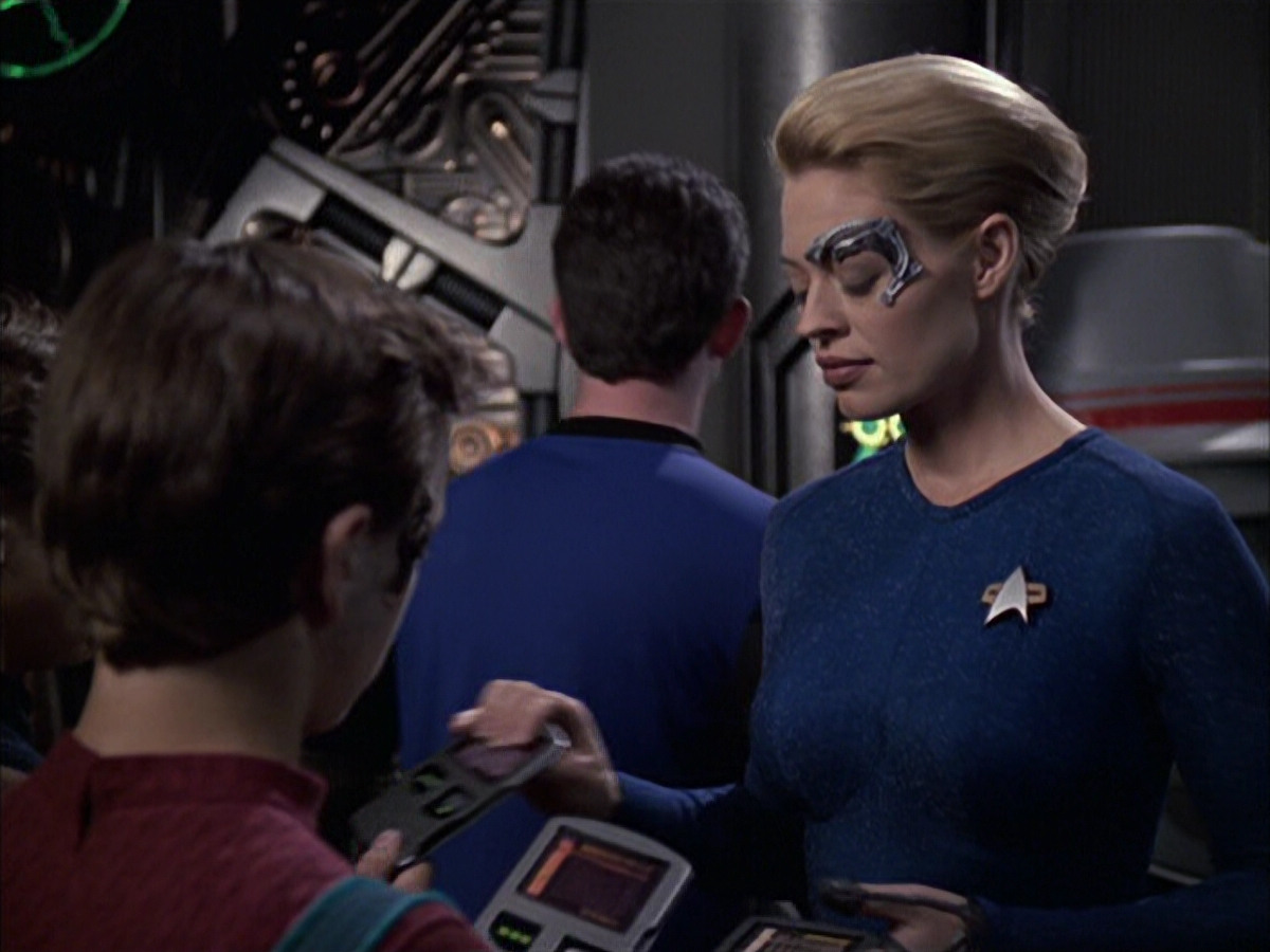 extant_StarTrek_VOY_6x16-Collective_03588.jpg