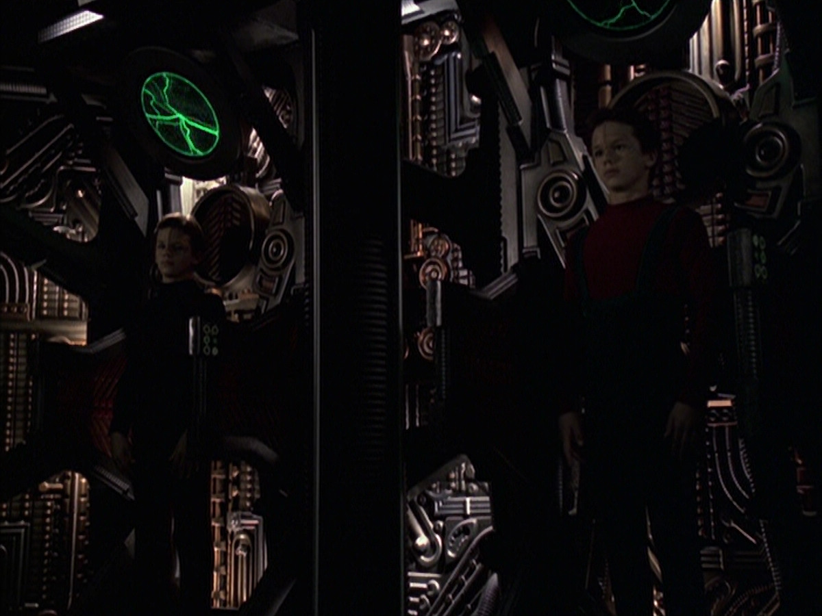 extant_StarTrek_VOY_6x16-Collective_03609.jpg